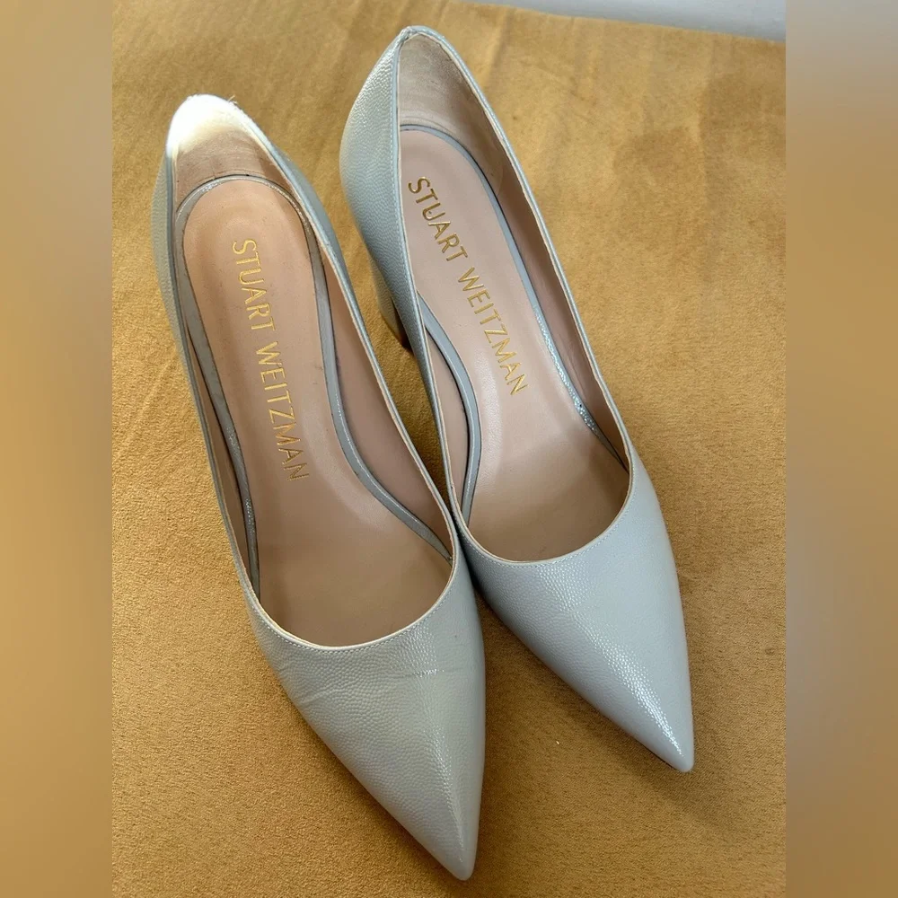 STUART WEITZMAN Light Gray Leather Pointy Toe 2.5” Chunky Heal Shoes - Picture 2 of 7